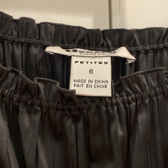 Black dress with soft gather on shoulders and neck - Picture 2 of 3